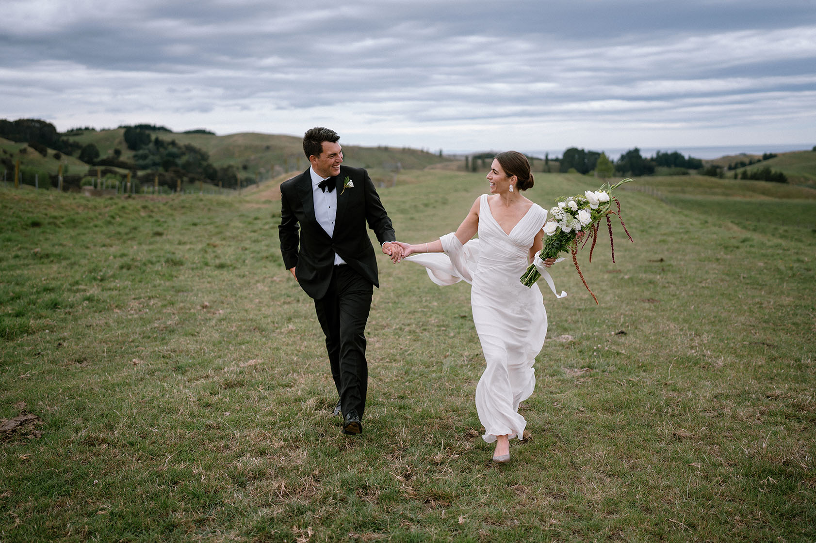 Georgina & James - Family Farm, Hawkes Bay, New Zealand Wedding | Meredith Lord Photography www.meredithlord.com