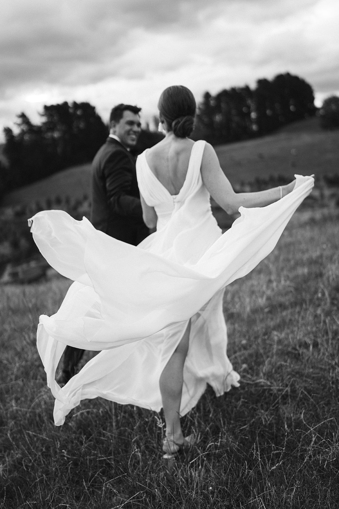 Georgina & James - Family Farm, Hawkes Bay, New Zealand Wedding | Meredith Lord Photography www.meredithlord.com