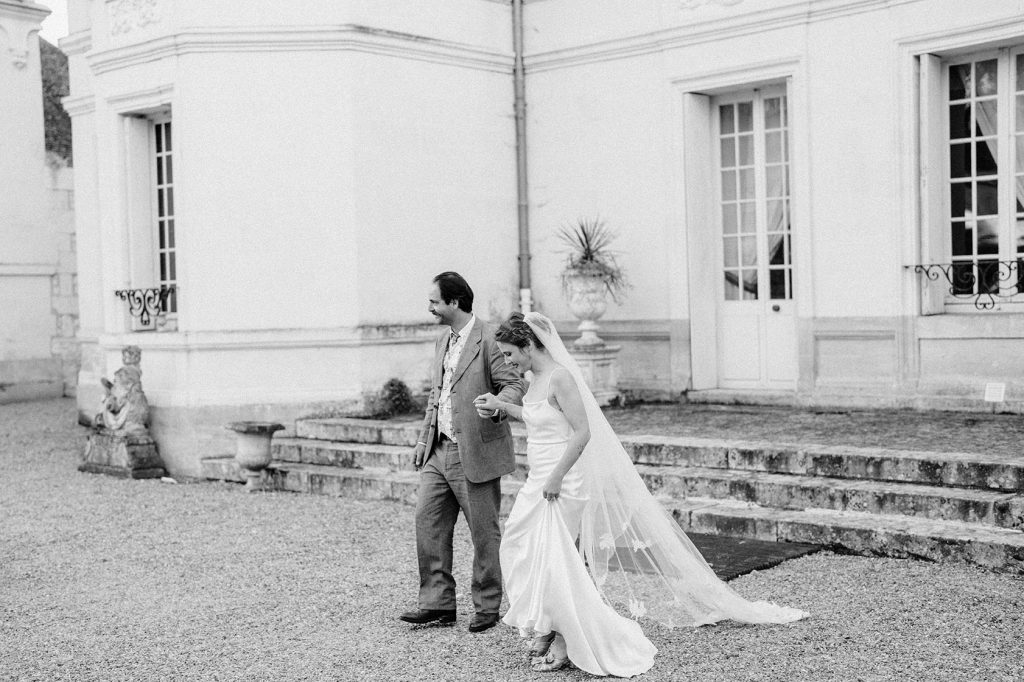Brooke & Louis - Loire Valley, French Chateau Wedding | Meredith Lord Photography www.meredithlord.com