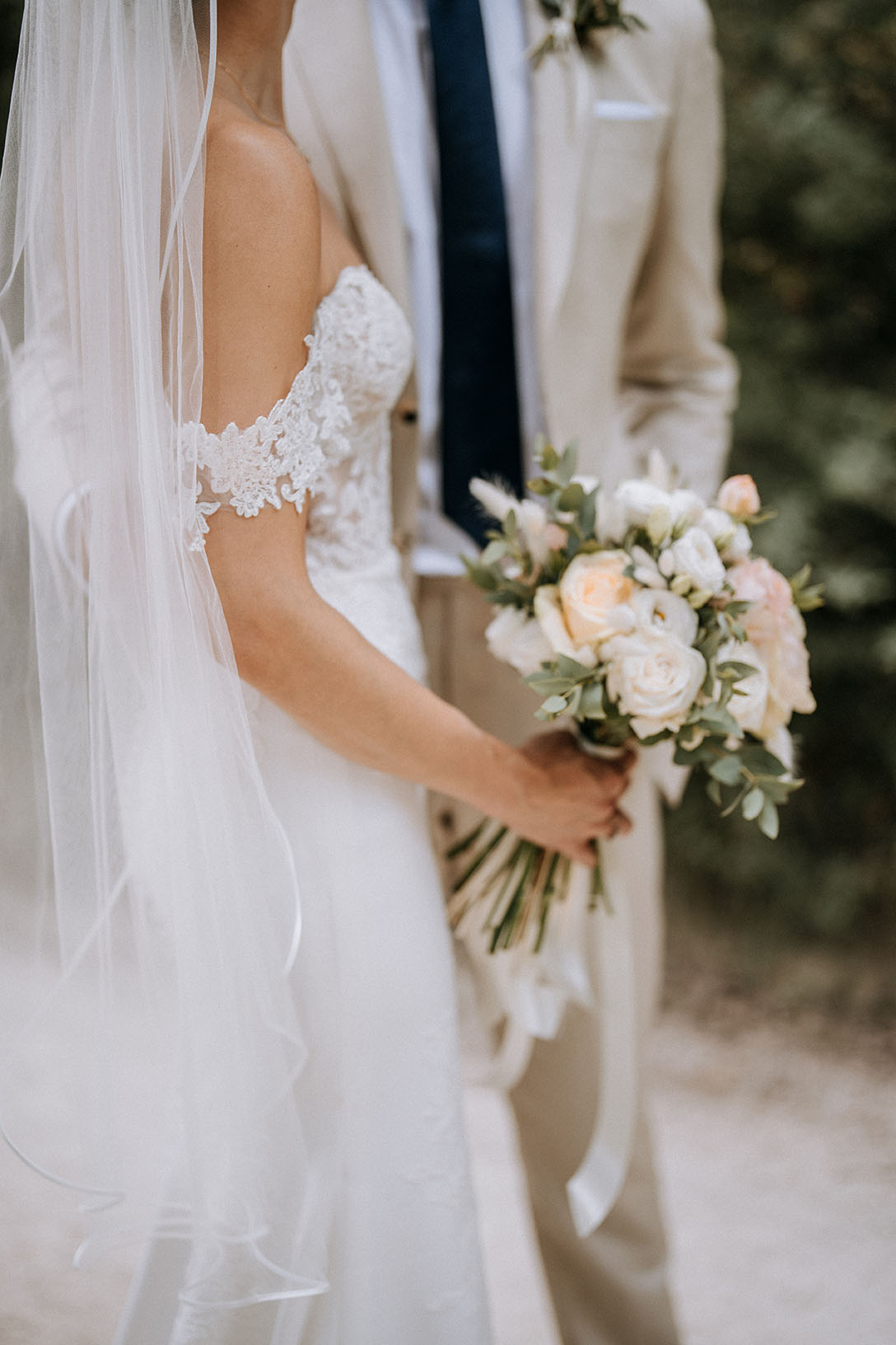 Destination wedding in Assisi, Italy, photographed by New Zealand and Europe based wedding photographer Meredith Lord
